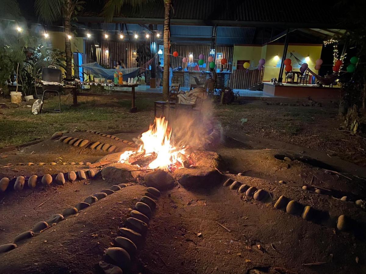 Luminosa Uvita Hostel Ngoại thất bức ảnh